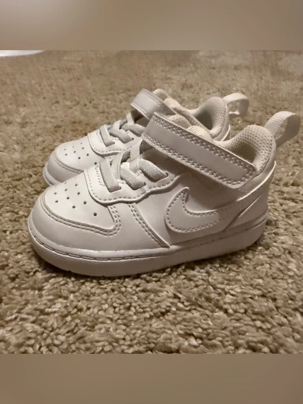 Nike white dunks toddler sz 6C
